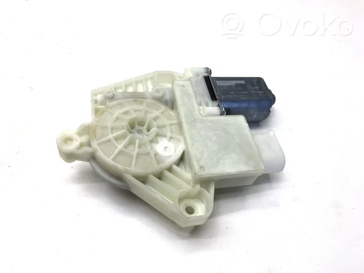 BMW 5 G30 G31 Motorino alzacristalli della portiera anteriore 7455081