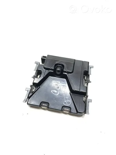 Toyota Prius (XW50) Frontkamera Stoßstange Stoßfänger vorne 8646C47031