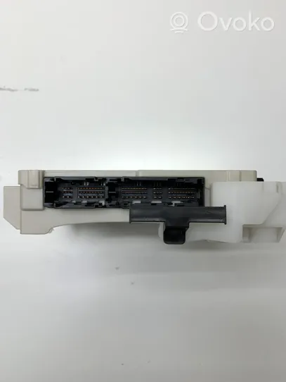 Toyota Prius (XW50) Module de contrôle carrosserie centrale 8273047530C