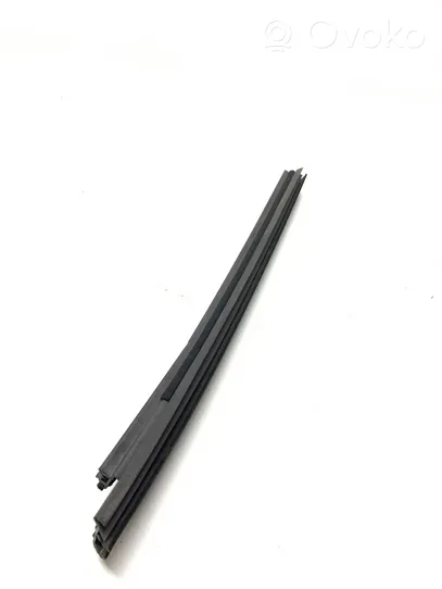 Toyota Prius (XW50) Rubber seal rear door 