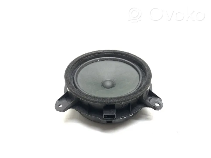 Toyota Prius (XW50) Enceinte de porte arrière 8616028820