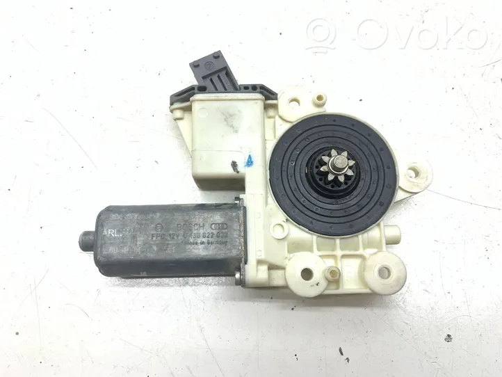 Toyota Avensis T250 Mécanisme de lève-vitre avec moteur 6981005050