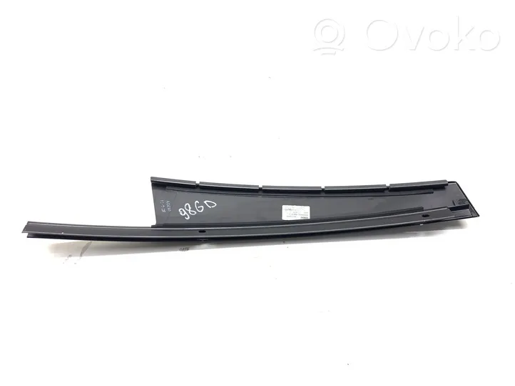 BMW 5 G30 G31 Rivestimento modanatura del vetro della portiera posteriore 7390140