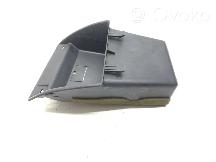 Volkswagen Polo II 86C 2F Boîte / compartiment de rangement pour tableau de bord 867857923B