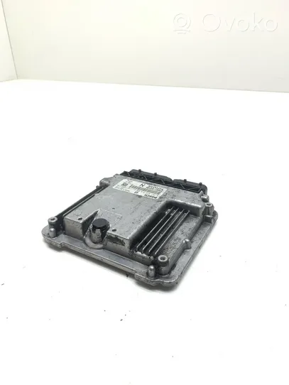 Toyota Yaris Calculateur moteur ECU 896610D480