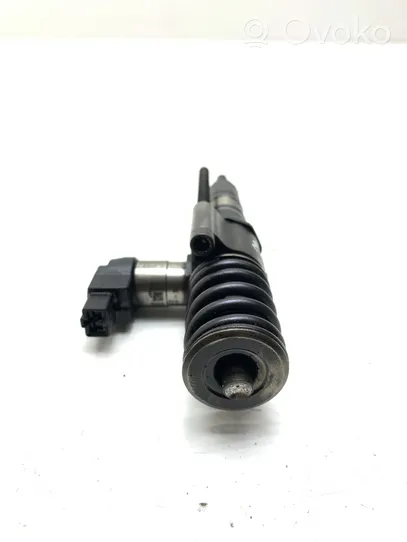 Volkswagen PASSAT B6 Injecteur de carburant 000130073SX