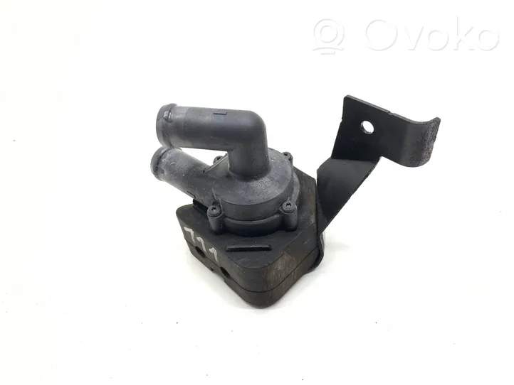 BMW 5 F10 F11 Pompe de circulation d'eau 9239313