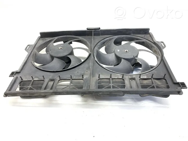 Jaguar XK8 - XKR Radiator cooling fan shroud 8240168