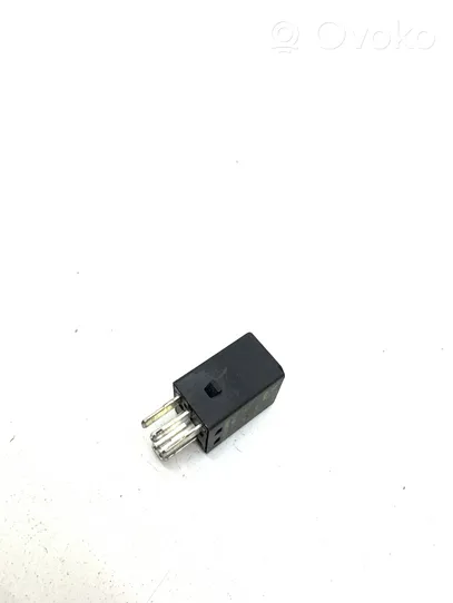 Jaguar XK8 - XKR Other relay LNA6705AB