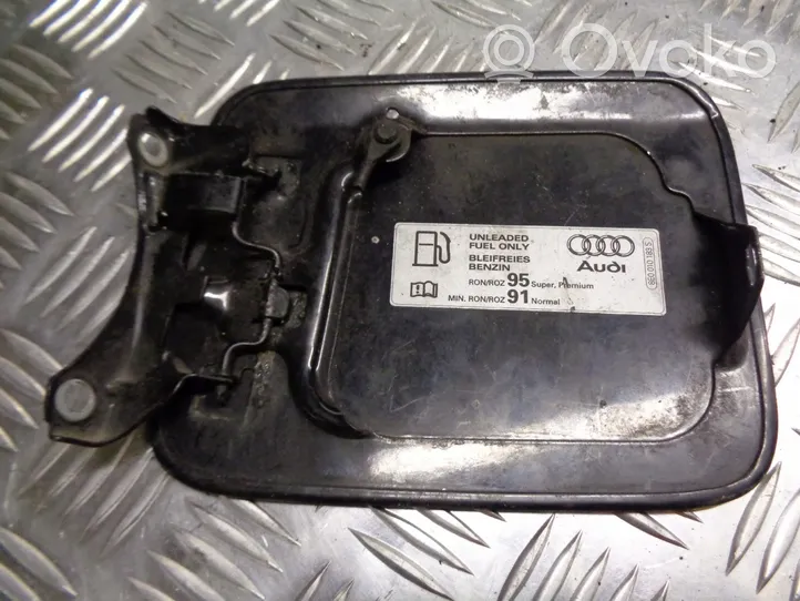 Audi A4 S4 B7 8E 8H Tappo cornice del serbatoio 