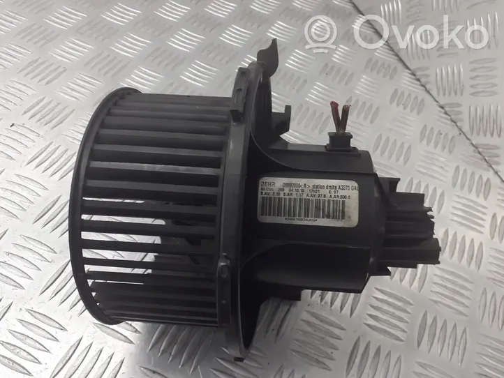 Opel Zafira B Moteur de ventilateur porte avant D8087000