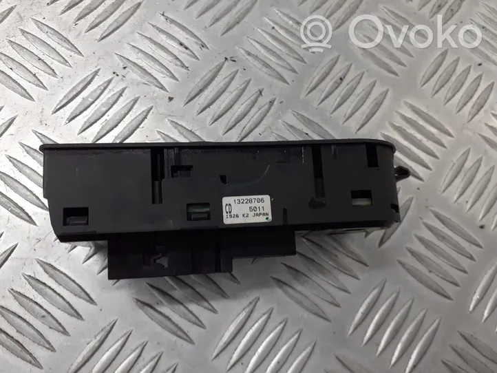 Opel Zafira B Support bouton lève vitre porte avant 13228706