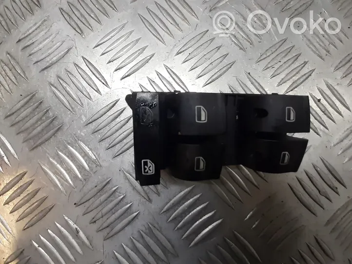 Audi A6 Allroad C6 Support bouton lève vitre porte avant 