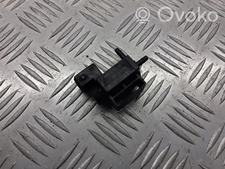 Audi A4 S4 B5 8D Vacuum valve 037906283A