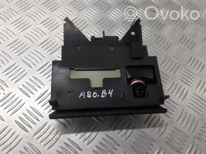 Audi 80 90 S2 B4 Takaoven tuhkakuppi 893857951A