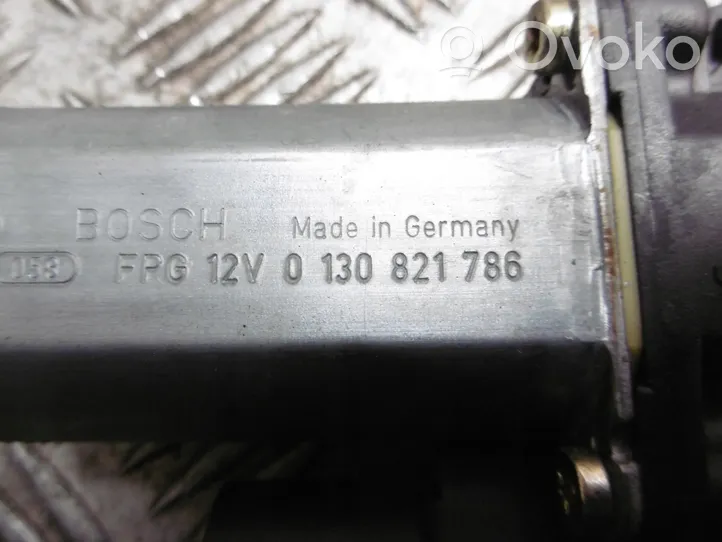 Audi A4 S4 B5 8D Motorino deflettore/vetro 0130821786