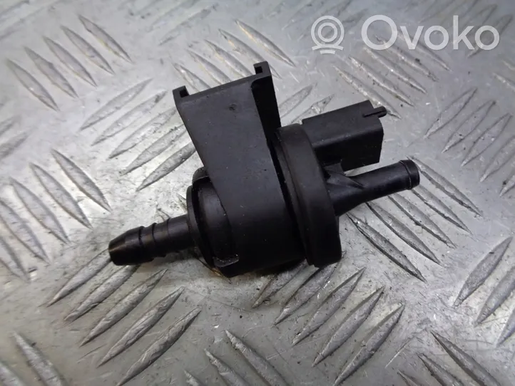 Opel Corsa C Vacuum valve 09129886