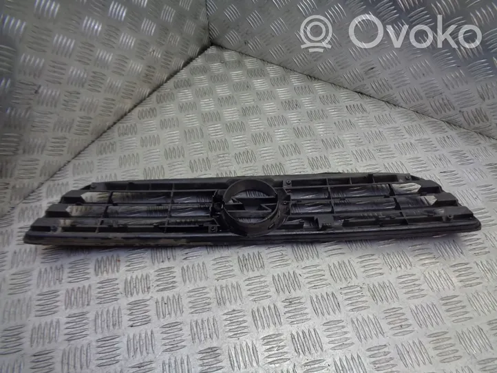 Opel Zafira A Grille calandre de capot 