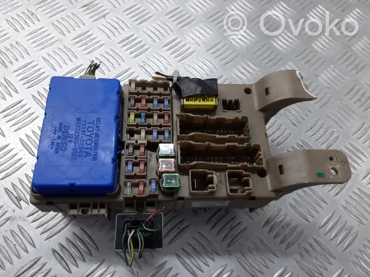 Toyota Corolla E120 E130 Fuse box cover 82641-02040