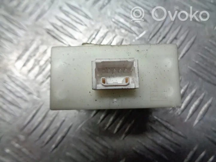 Toyota Avensis T250 Sānu bīdāmo durvju ECU modulis 89741-05070