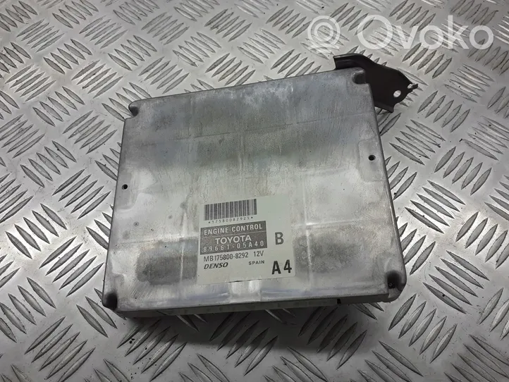 Toyota Avensis T250 Centralina/modulo motore ECU 89661-05A40