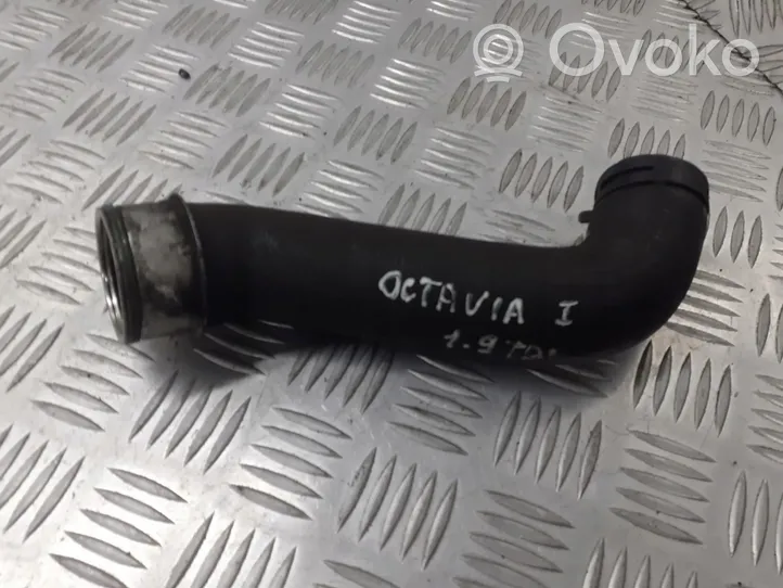 Skoda Octavia Mk1 (1U) Tube d'admission de tuyau de refroidisseur intermédiaire 1J01458237