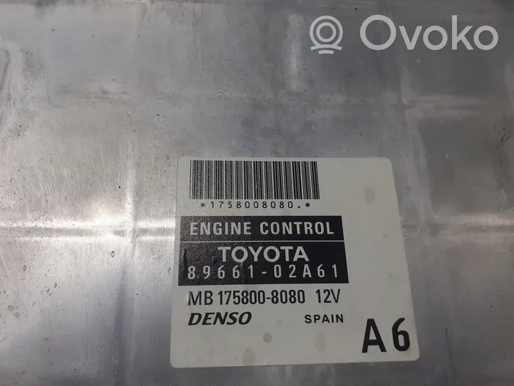 Toyota Corolla E120 E130 Unité de commande, module ECU de moteur 89661-02A61