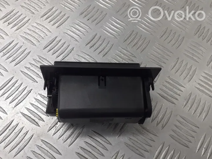 Opel Signum Takaoven tuhkakuppi 9181518