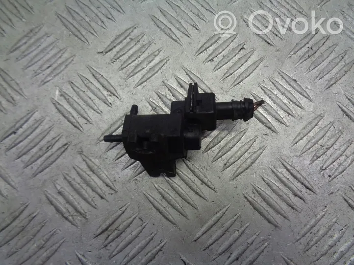 Opel Zafira B Vacuum valve 722448001