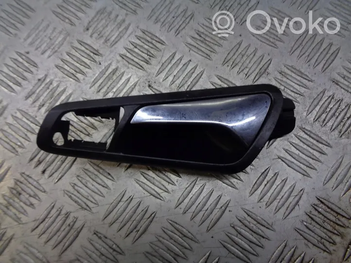 Volkswagen PASSAT B6 Front door interior handle 