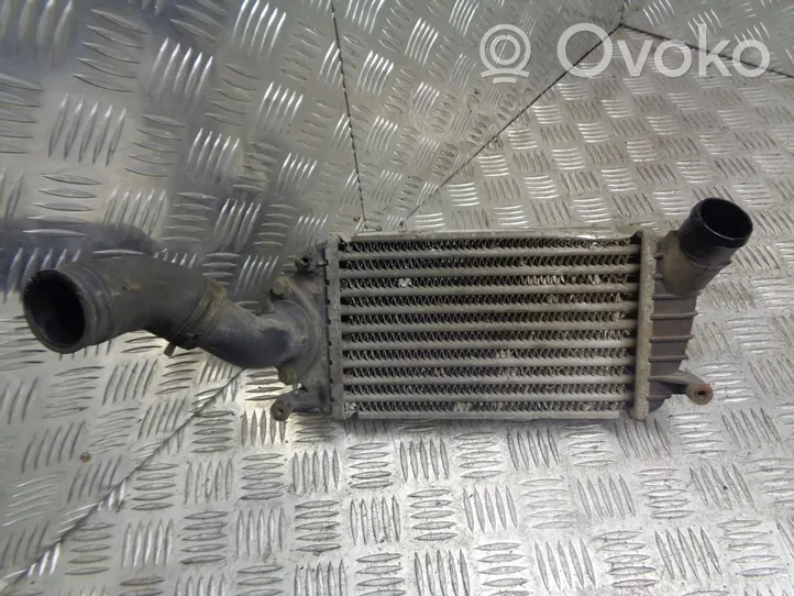 Volkswagen Polo IV 9N3 Välijäähdyttimen jäähdytin 6E0145805B