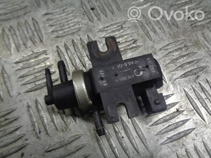 Volkswagen Polo IV 9N3 Vacuum valve 1H0906627