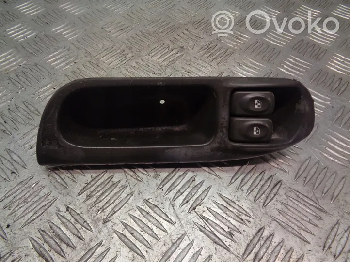 Renault Scenic I Front door window switch trim 