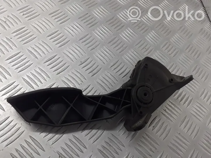 Nissan Altima Pedale dell’acceleratore 18002-6Z700