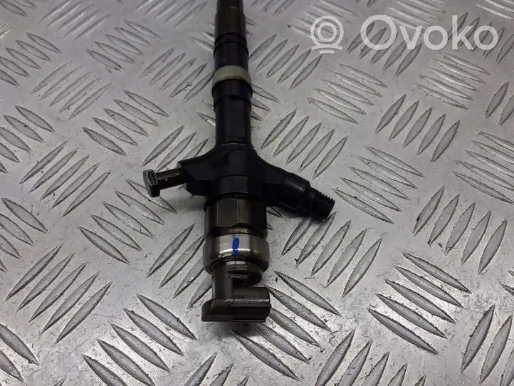 Toyota Avensis Verso Juego de inyectores de combustible 23670-0G010