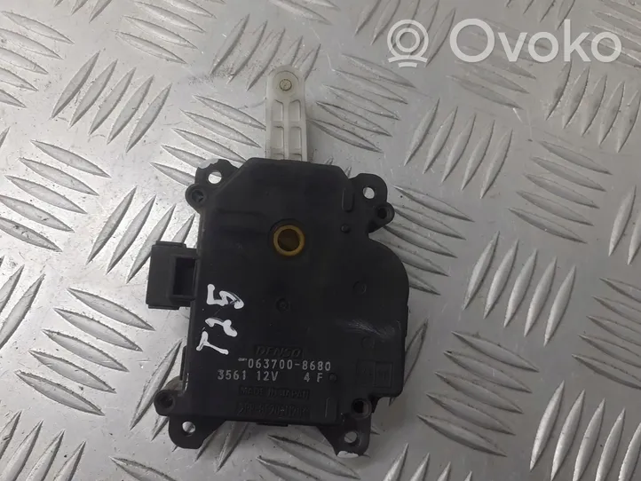 Toyota Avensis Verso Motorino attuatore ricircolo aria dell’A/C 063700-8680