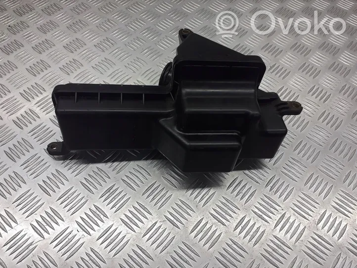 Volvo S40, V40 Wspornik / Mocowanie obudowy filtra powietrza BRAK