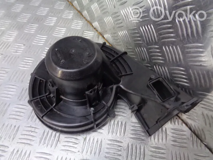 Opel Meriva B Moteur de ventilateur porte avant 58874