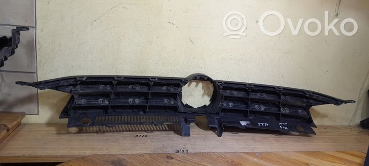 Volkswagen Touran II Front bumper upper radiator grill 