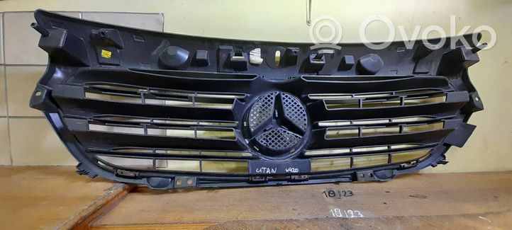 Mercedes-Benz Citan II Etupuskurin ylempi jäähdytinsäleikkö 
