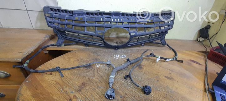 Toyota Prius (XW20) Front bumper upper radiator grill 