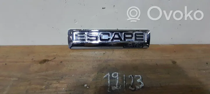 Ford Escape II Logo, sigle, emblème de porte arrière 