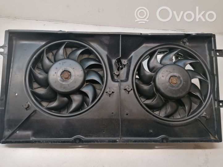 Volkswagen Transporter - Caravelle T4 Ventilador eléctrico del radiador 701121207B