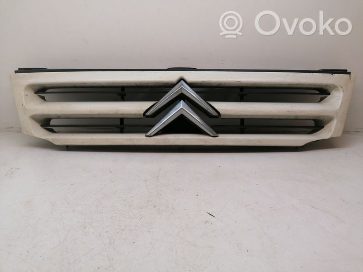 Citroen Jumper Grille calandre supérieure de pare-chocs avant 1304699070