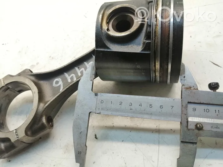 Renault Master II Piston avec bielle 