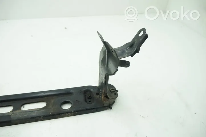 Volvo V60 Staffa di montaggio del radiatore 31368100