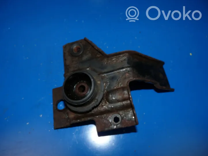 Toyota Avensis T270 Fixation de radiateur 