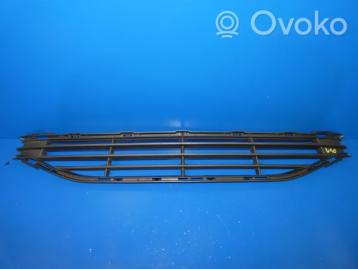 Volvo V40 Grille inférieure de pare-chocs avant 