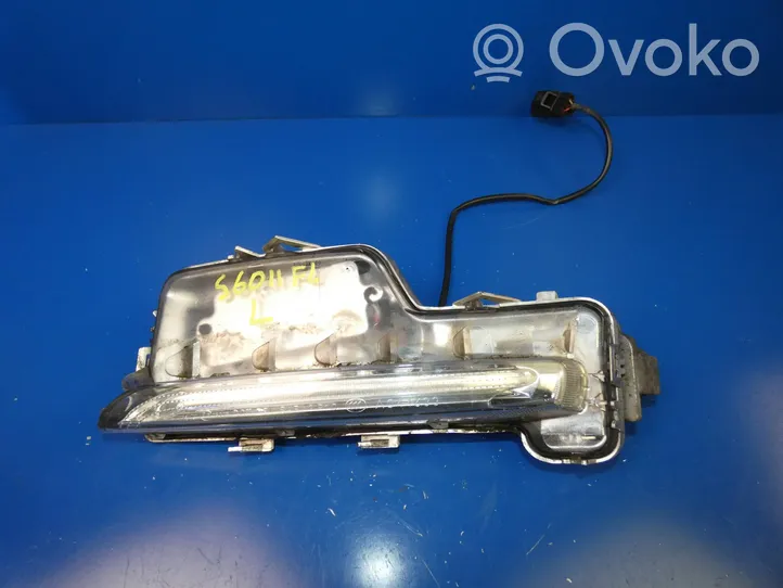Volvo S60 Lampa przednia 31353289