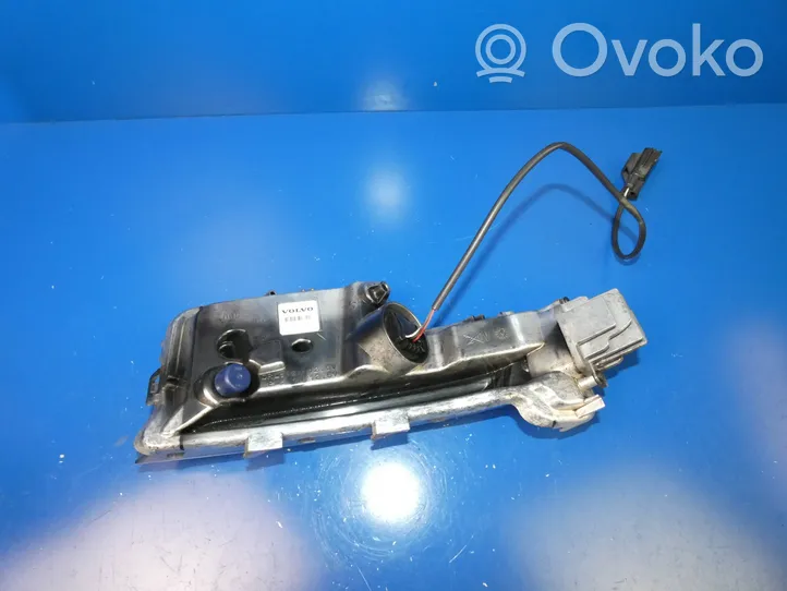 Volvo S60 Lampa przednia 31353290